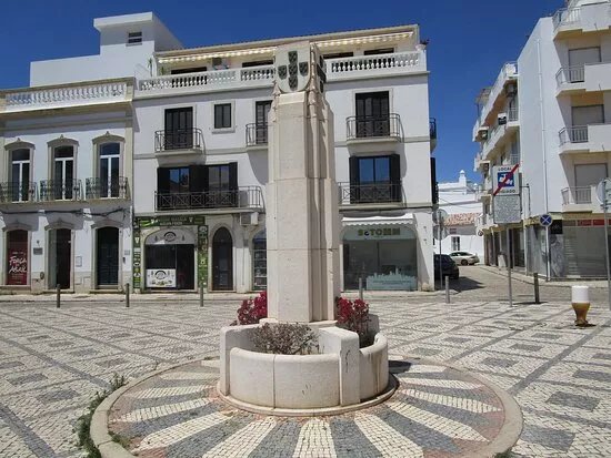 Monumento aos Herois da Restauracao