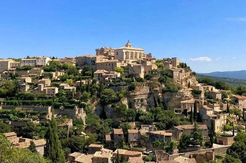 Cottage in village property in the Luberon