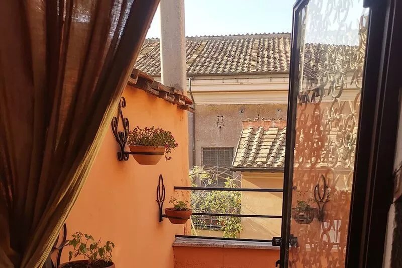 ONE ROOM PANTHEON AREA Rome one hundred