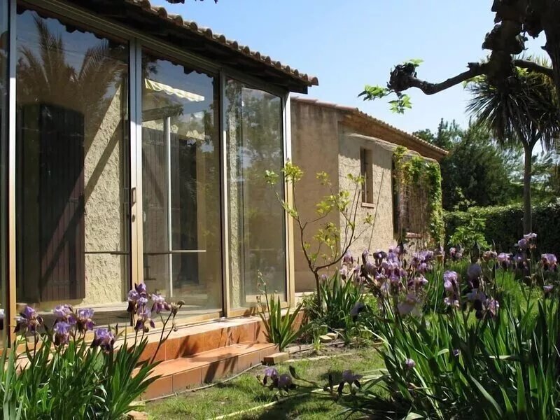 Arlesian House Between Sea And Baux De Provence