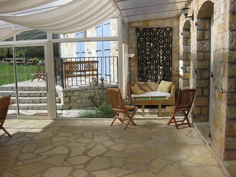 Classic stone farmhouse with heatable pool and tennis court, sleeps 15