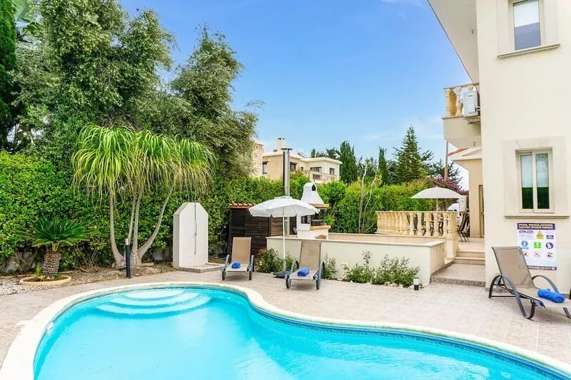 Villa Deja Blue by Ezoria Villas