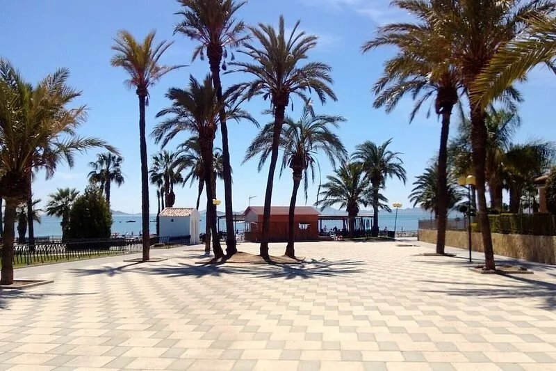 El Divino. 3 bedrooms, 2 pools, roof solarium. Aircon. UK TV. Wifi available