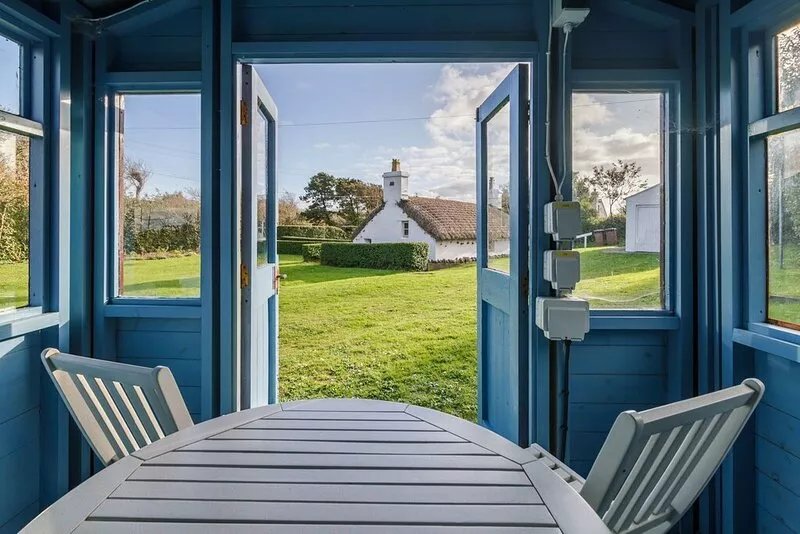 Yn-Thie-Thooit -  a holiday cottage that sleeps 2 guests  in 1 bedroom