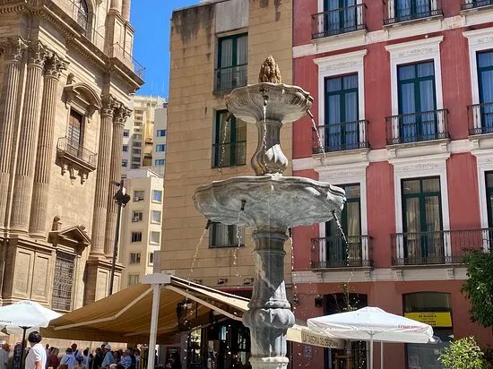 Fontana Plaza Del Obispo