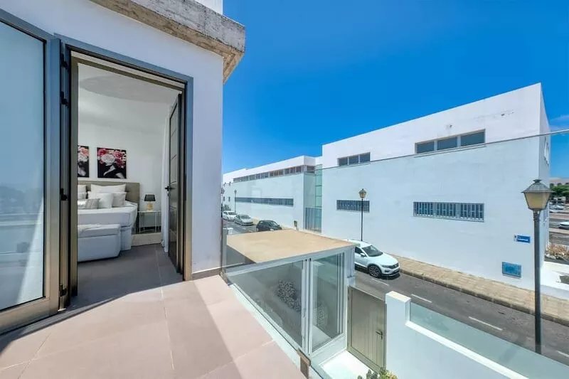 Vacation Home 'Casa Yus' with Private Terrace, Wi-Fi and Air Conditioning