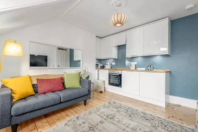Bridge Street Apartment (No 82)