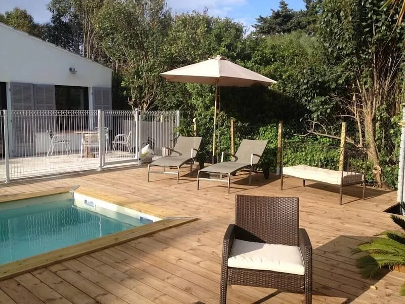 CALM FISHERMAN'S HOUSE WITH POOL AND REVERSIBLE AIR CONDITIONING