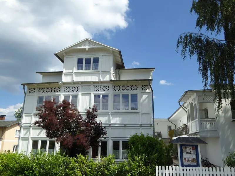 Small oasis, central but quiet, living in the beautiful Villa Victoria