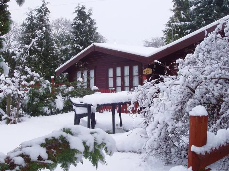 'PINELODGE', LLWYNAU FARM, LLANTRISANT - 12 MILES FROM CARDIFF.  CF72 8LP.  RCT.