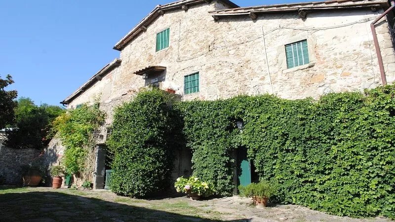 Vaiano: Country holiday home -in a small  green "borgo",near firenze