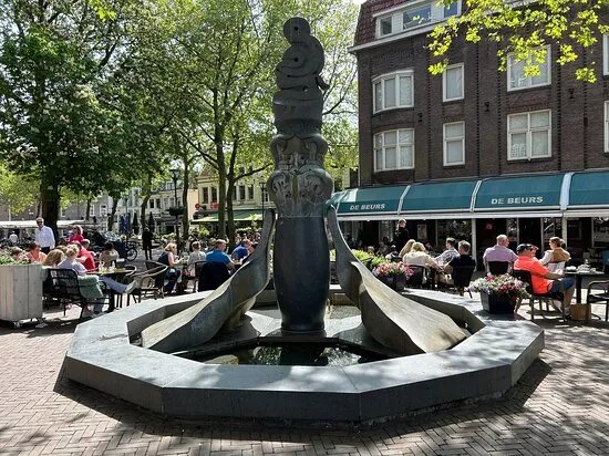 Fontein Peter Van De Locht