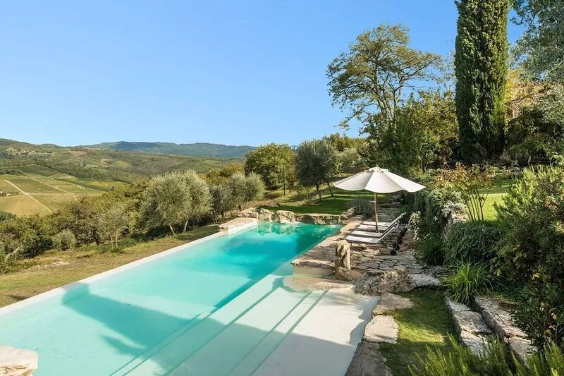 Private Villa with private pool, hot tub, WIFI, TV, patio, panoramic view