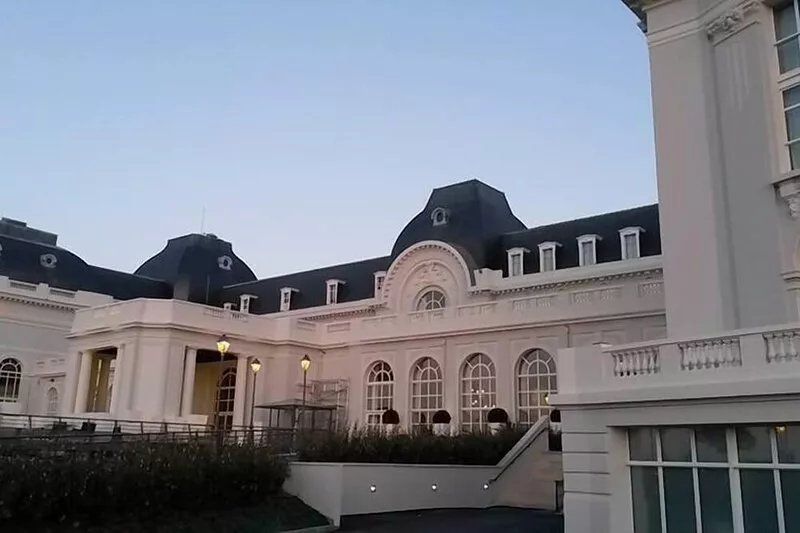 House for 6 mn DEAUVILLE - garden, beautiful hotel services.