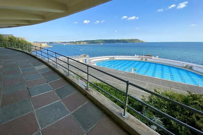 Hoe Park House: Scenic, Central, Close to Eateries, Bars and Stunning Coastline!
