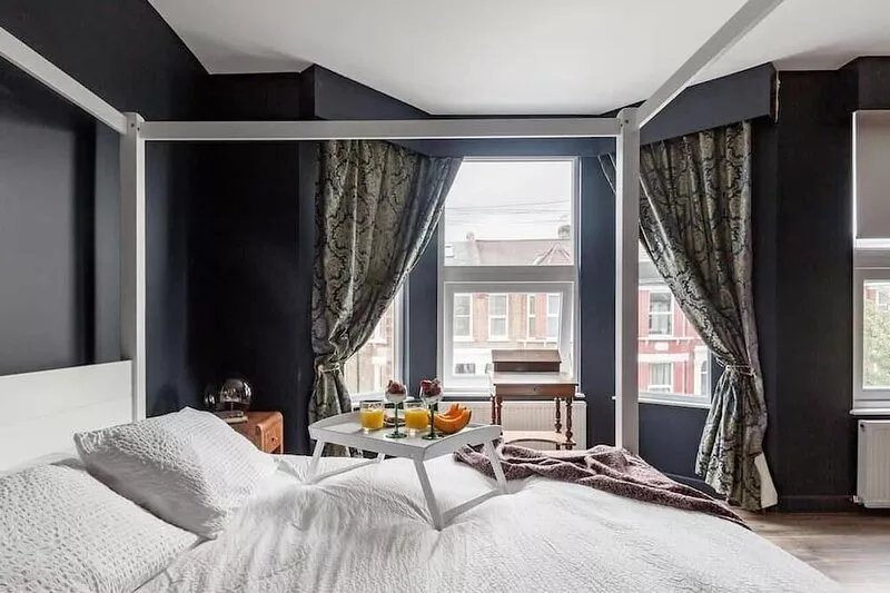 Walk to the Piccadilly Line From a Stunning Family House