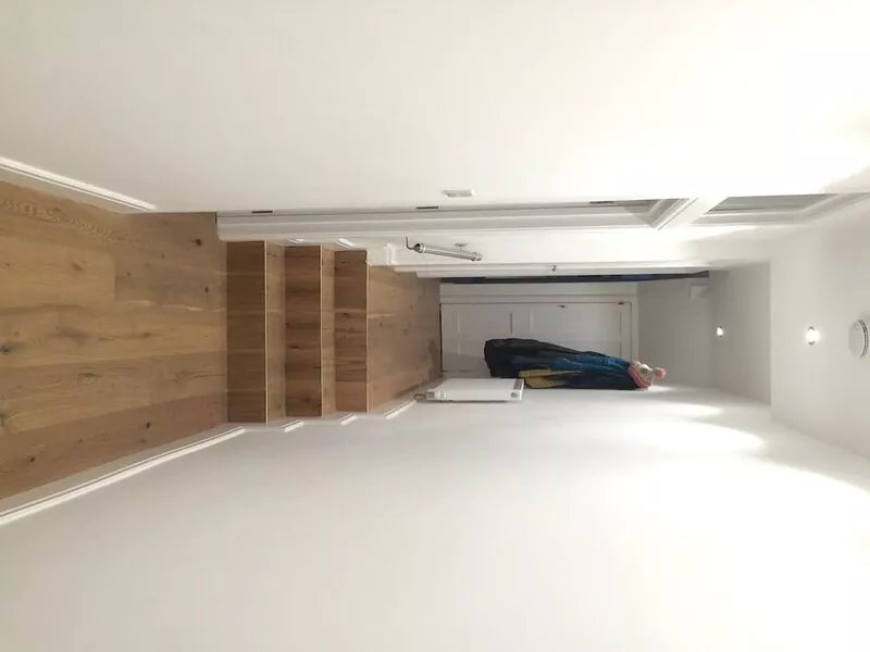 Double bedroom with private bathroom