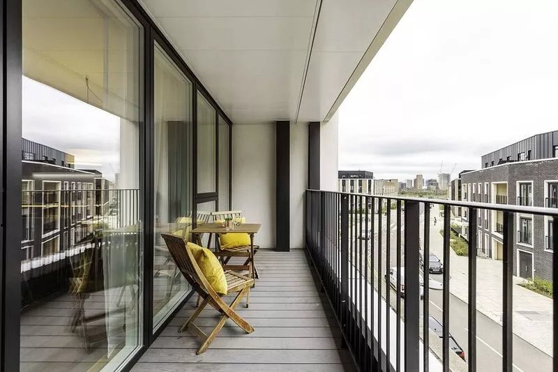 Offer - Showroom Splendour, Luxe London Elegance
