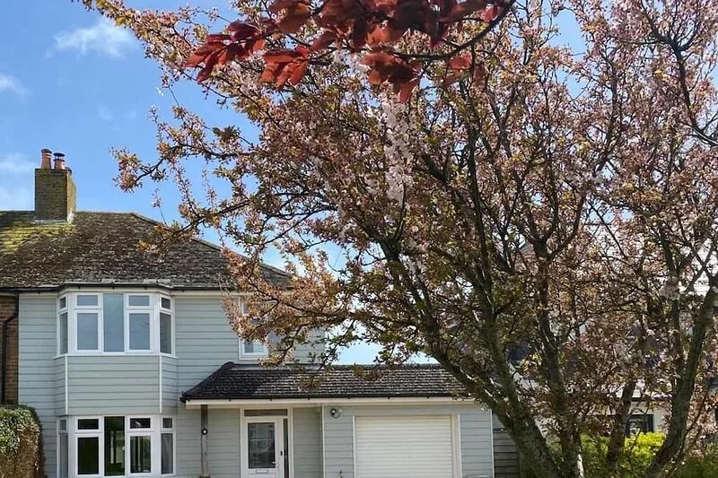 Beautiful home in Birdham, minutes to the beach