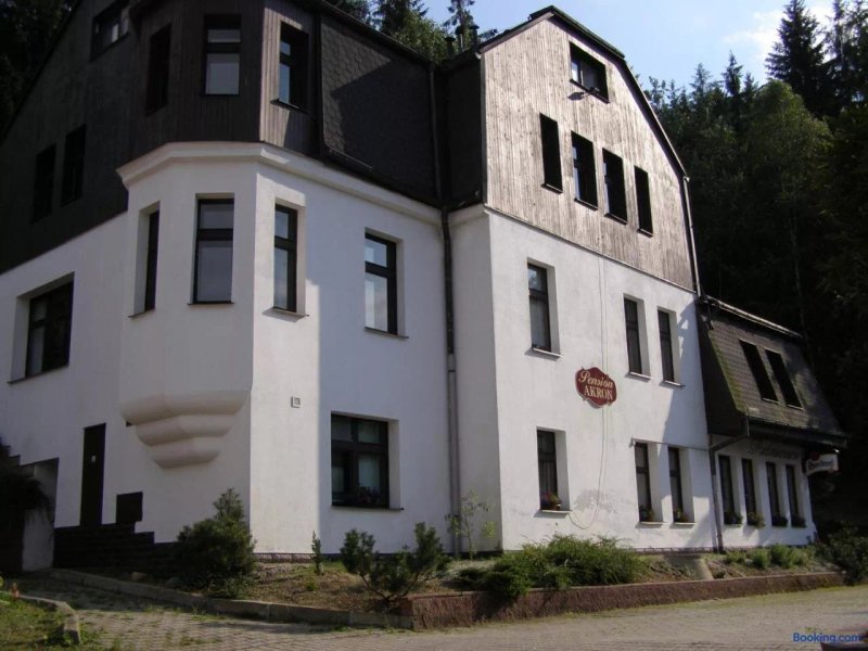 Guest House Akron