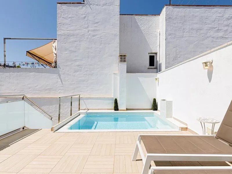 Sitges Centre Mediterranean House- 5 Bed/4 Bath/Private Pool- Sleeps up to 11