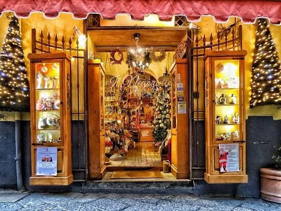 Christmas Shop Sorrento