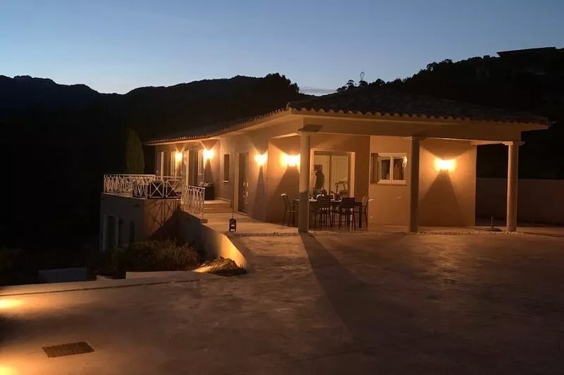 Comfortable villa with private pool 300m from the beach, sea view and maquis