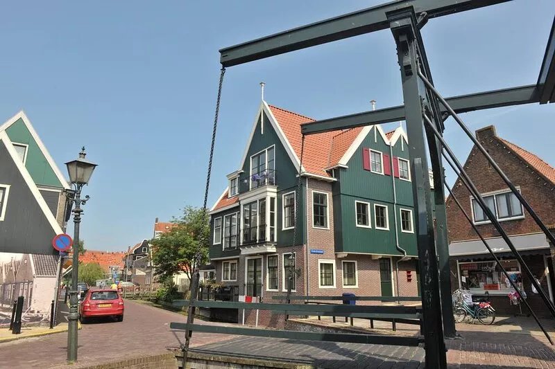Luxury apartment in the heart of the center of Volendam 30 meters from the
