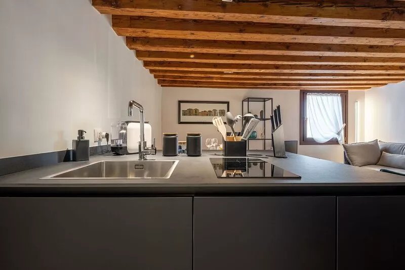 CANAL VIEW APARTMENT - 4 MINUTES WALKING FROM THE TRAIN STATION