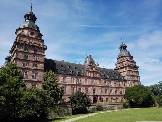 Schloss Johannisburg mit Schlossanlagen