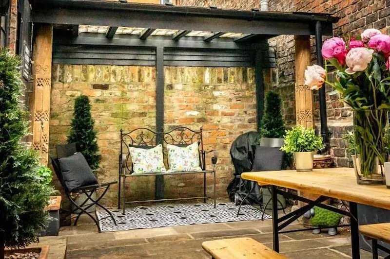 Stunning Grade II townhouse in York chosen for TV best "Holiday Home Show"