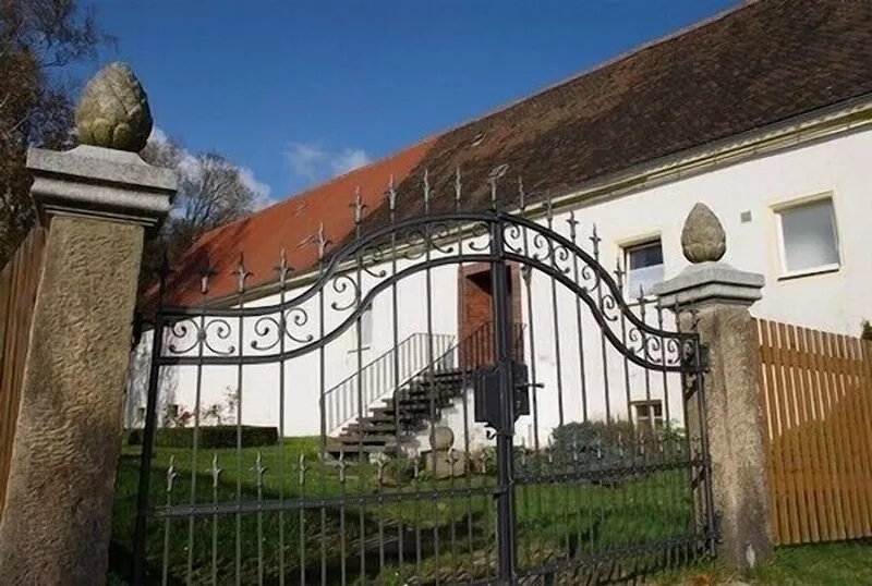 Rental house manor Schlottenhof in a quiet country side