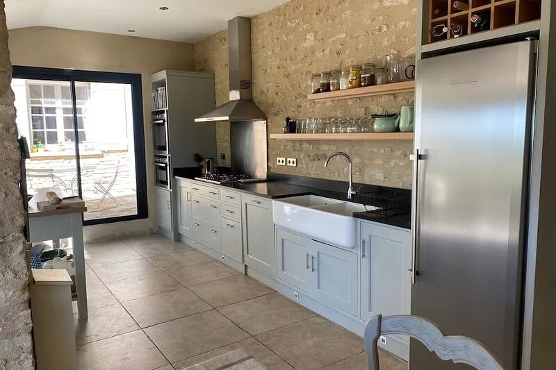 Hill Top Stone House With Spectacular Views and saltwater pool Sleeping Up To 10