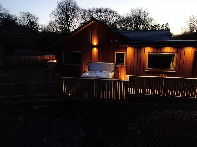 Luxury lodge with hot tub