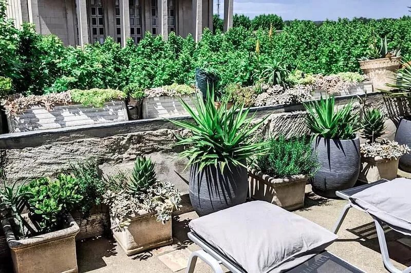 Stylish loft in the centre of Narbonne. View of the cathedral. Quality services