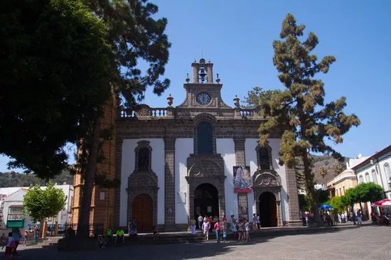 Basilica  de la Virgen del Pino