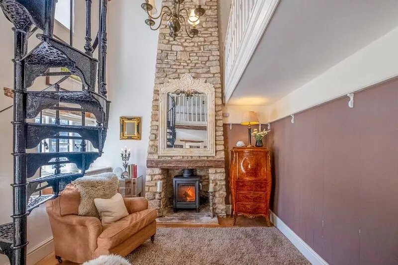 Two dog friendly holiday cottages in the Cotswolds with garden - Bag End