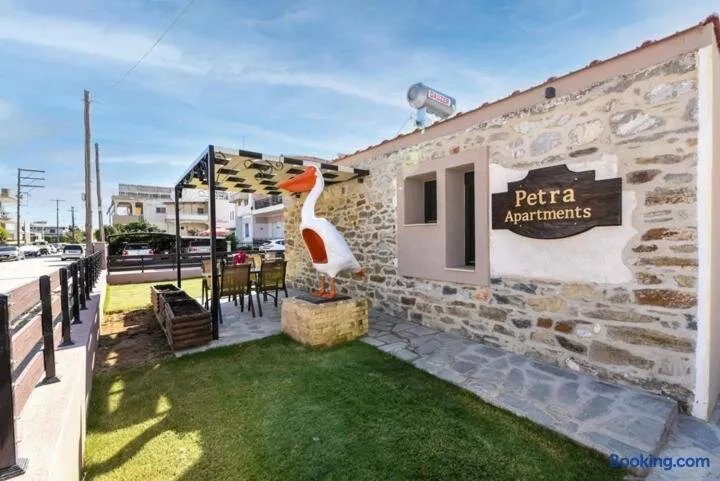 Petro's Apartments