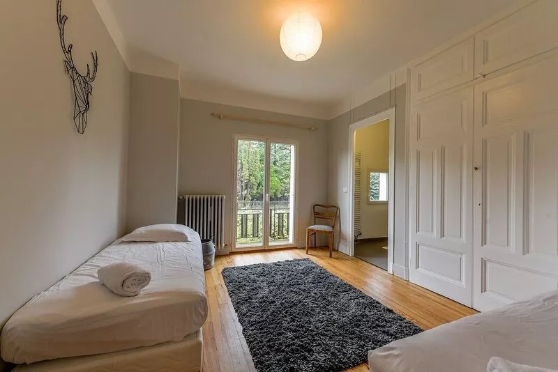 5 bedroom house in Annecy between town and countryside