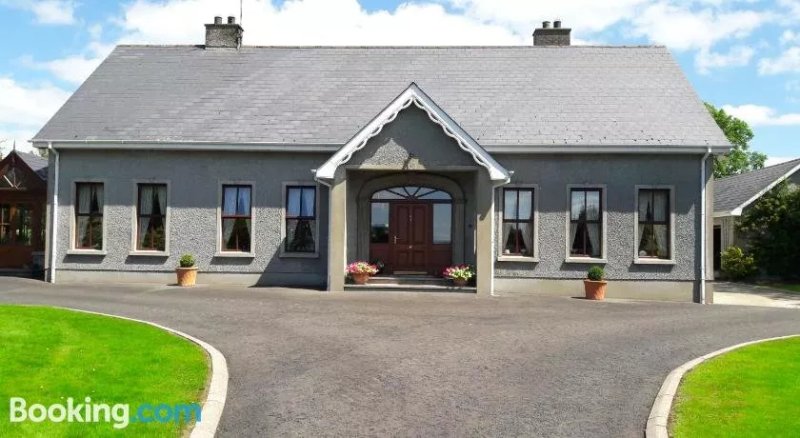 Enagh Lodge