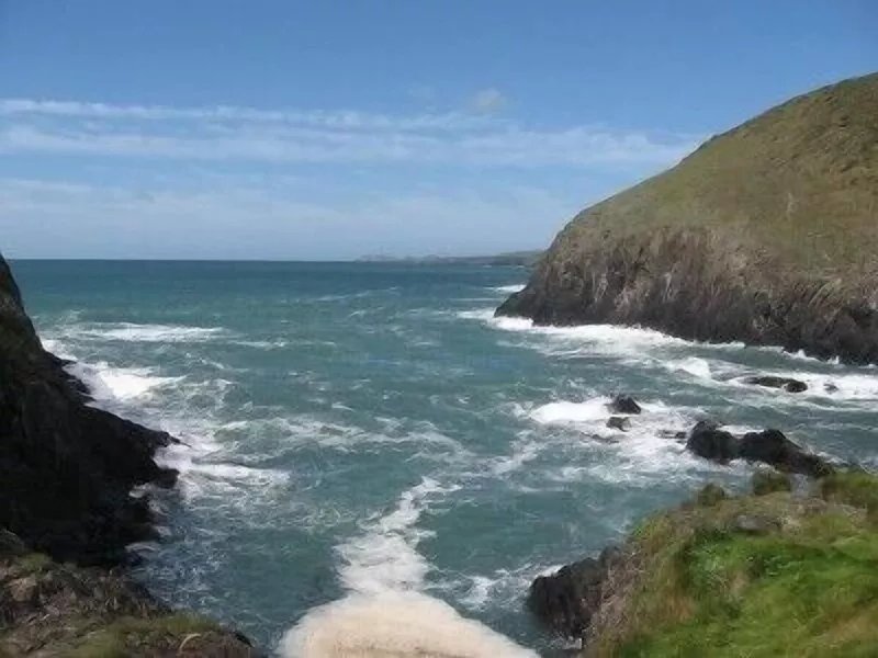 Coastal apartment with stunning views, near the Pembrokeshire Coastal Path