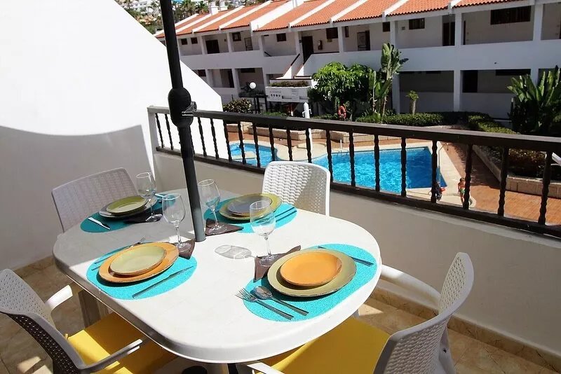 Apartment with large terrace and beautiful pool view, solarium, private parking