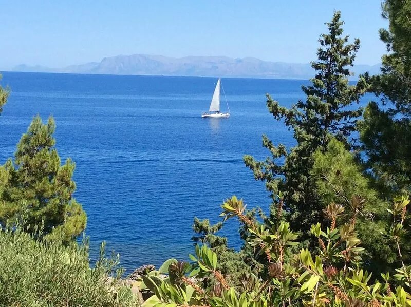 The house of the Secco. A luxury retreat by the sea.