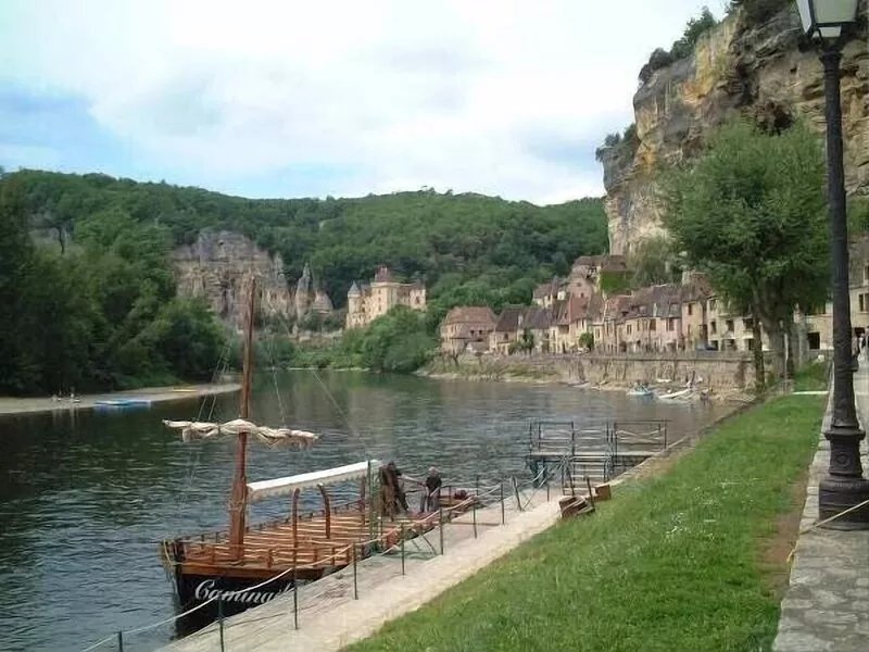5km from Sarlat, Périgourdine house on enclosed park