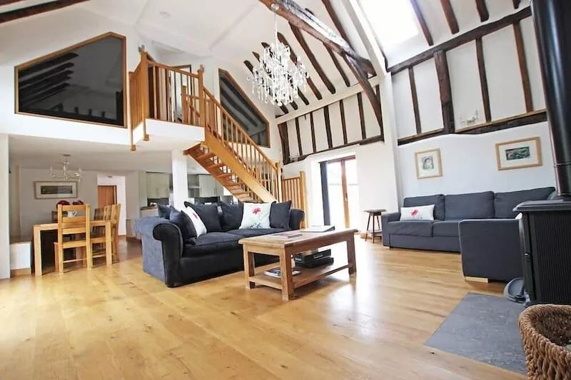 The Coach House - 5 Star Traditional Barn Conversion In English Countryside