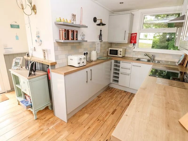 DRIFTWOOD, family friendly, with a garden in Roch