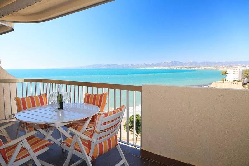 AirCon Apartment with beautiful sea views · UHC SOROLLA 041
