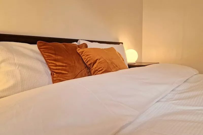 2 bedroom serviced apartment in Surrey
