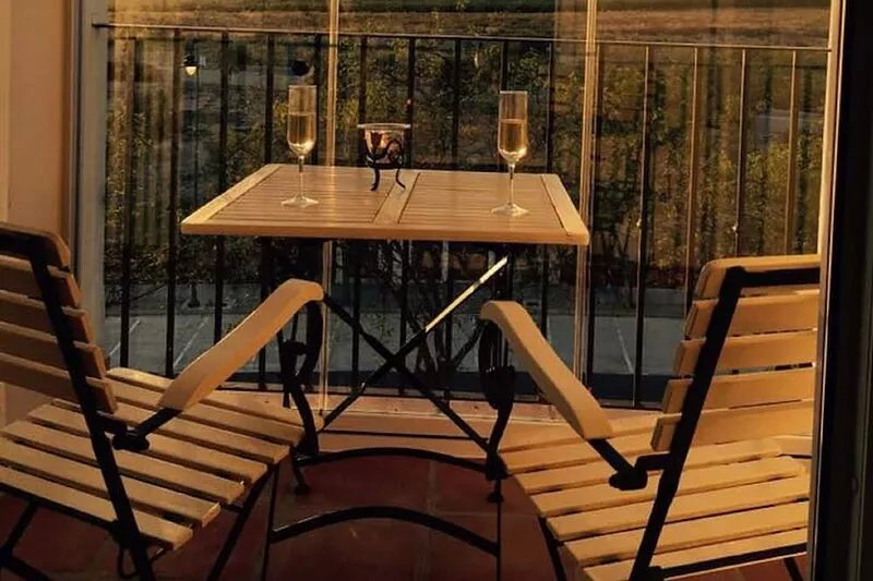Great 2 bedroom penthouse apt. of views to 3rd green.