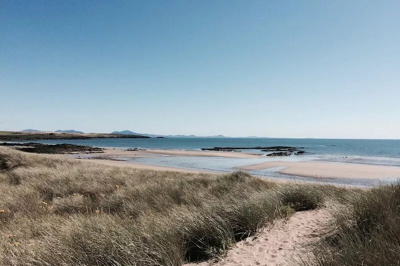 Freshwinds is a wonderful sea-side holiday home with breath taking sea views